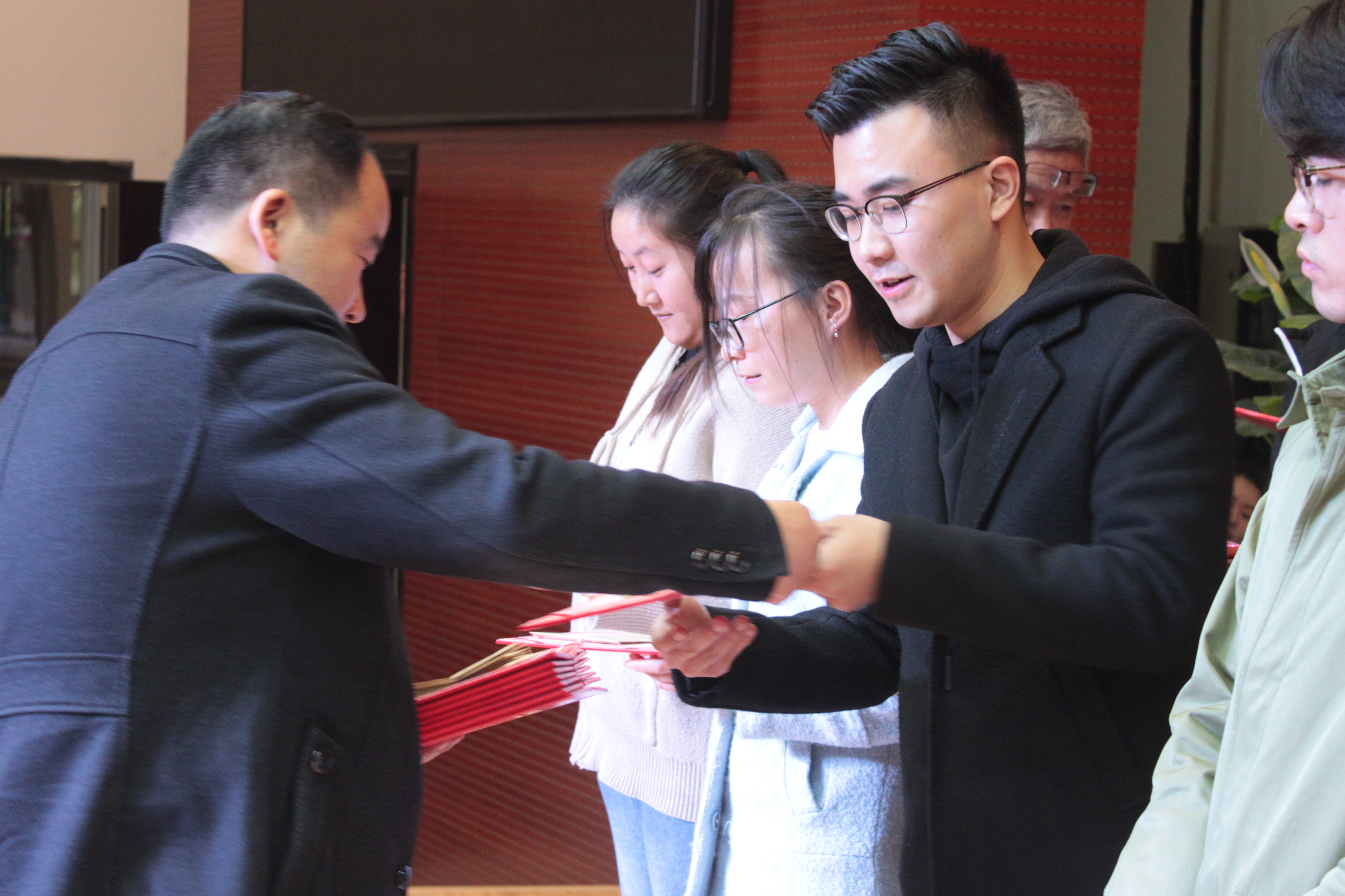 1542877620862399.jpg 1542877620862399.jpg